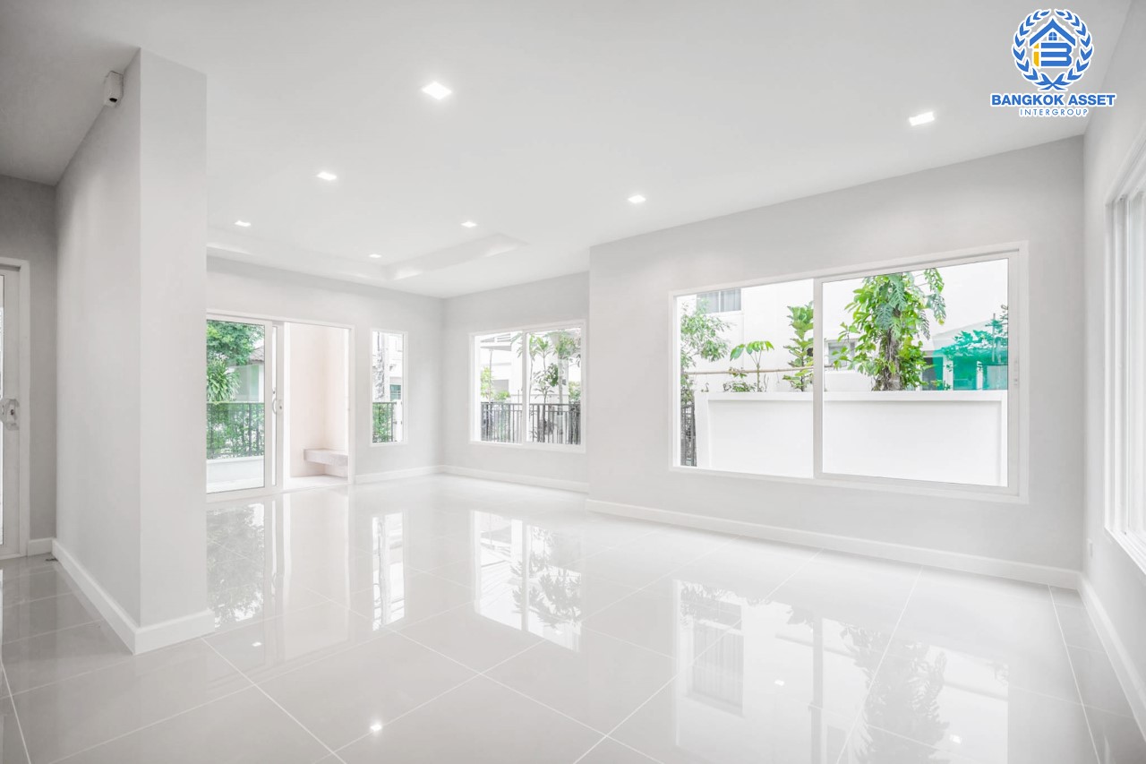 บ้านมือสองตกแต่งใหม่ ดีไซน์ Classic แบรนด์ AP ม.เดอะเซนโทร รัตนาธิเบศร์-ราชพฤกษ์  เนื้อที่ 50.8 ตร.ว. ฟังก์ชันจัดเต็ม 3 ห้องนอน 3 ห้องน้ำ จอดรถได้ 2 คัน บนทำเลศักยภาพ เชื่อมต่อหลายเส้นทางทั้ง ถ.ราชพฤกษ์ ,ถ.รัตนาธิเบศร์ และถ.กาญจนาภิเษก และเพียง 5 นาทีถึงรถไฟฟ้า "สถานีบางพลู"...